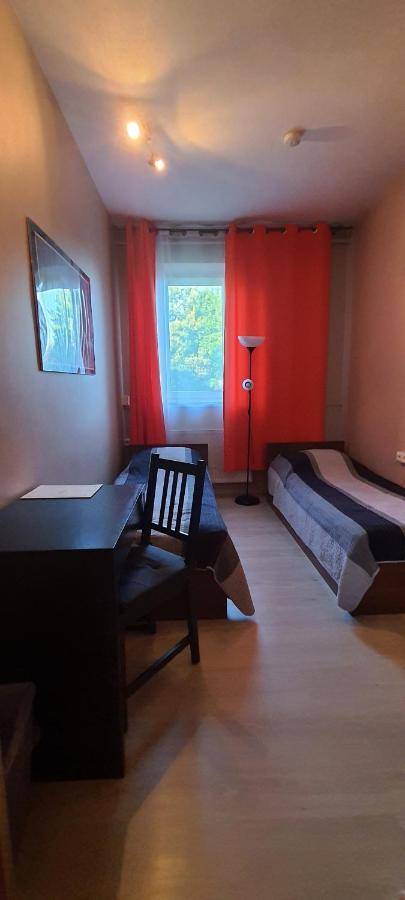 Hostel Zamosc - Pokoje Goscinne - Bezplatny Parking Exteriér fotografie