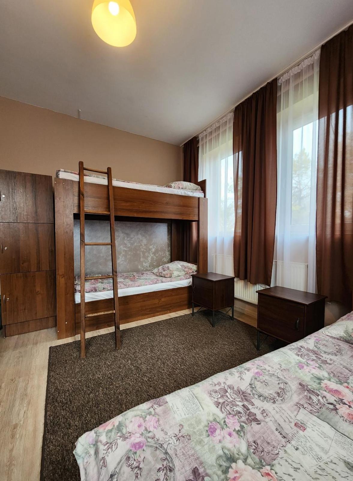 Hostel Zamosc - Pokoje Goscinne - Bezplatny Parking Exteriér fotografie