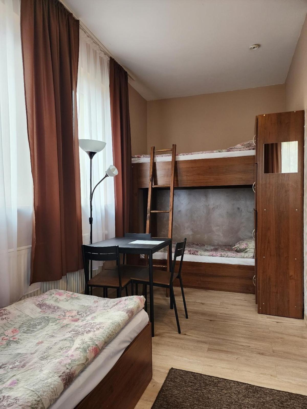 Hostel Zamosc - Pokoje Goscinne - Bezplatny Parking Exteriér fotografie