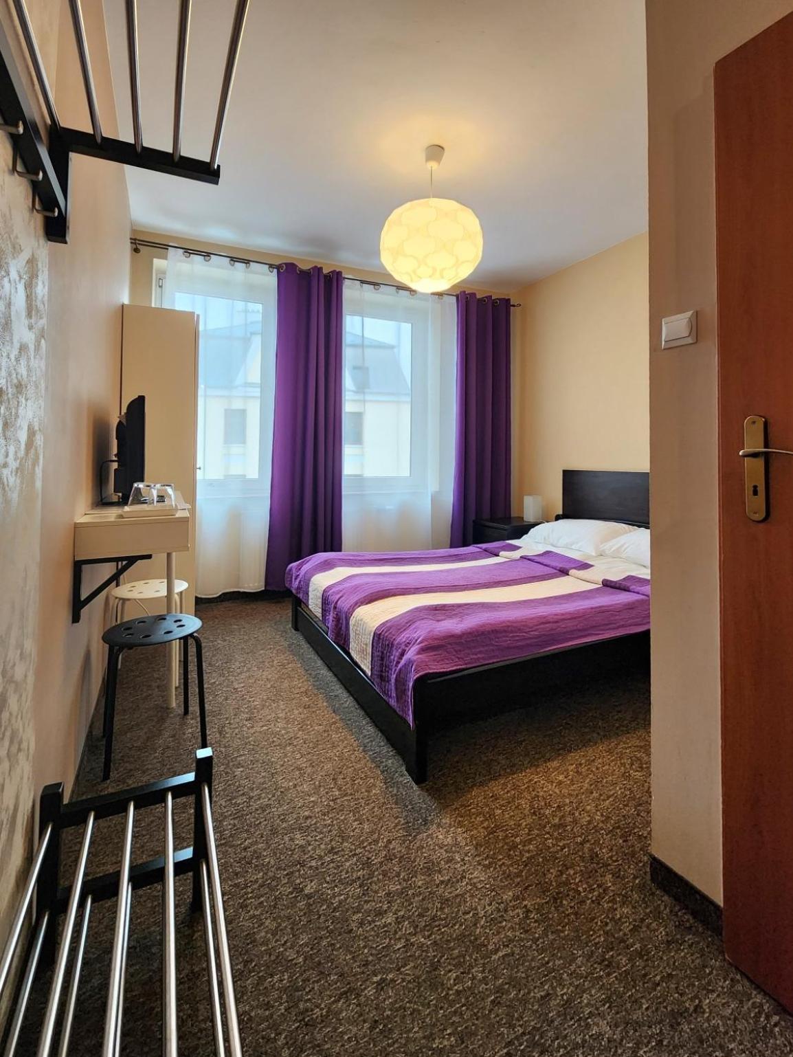 Hostel Zamosc - Pokoje Goscinne - Bezplatny Parking Exteriér fotografie